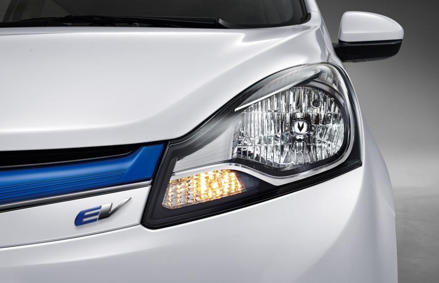Детали экстерьера ChangAn Benni EV 2016 года  (фото 9 из 11)